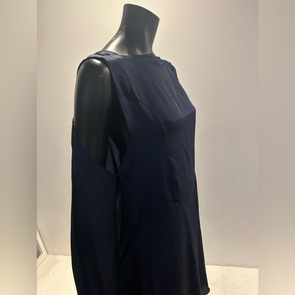 Navy Margiela silk trench dress. Long sleeves cut out style at the shoulders. - Picture 6 of 13